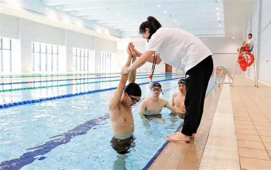 武漢商學(xué)院游泳館